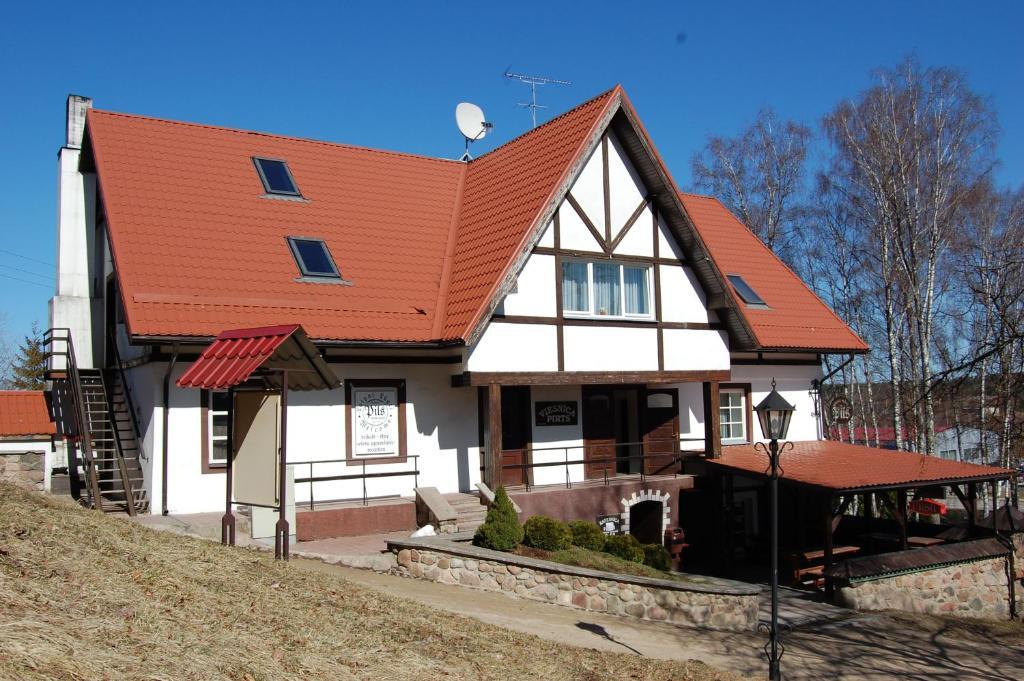 Hotel Pils Kandava Esterno foto