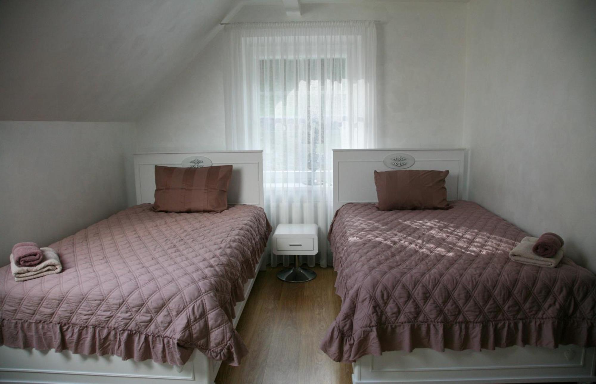 Hotel Pils Kandava Esterno foto
