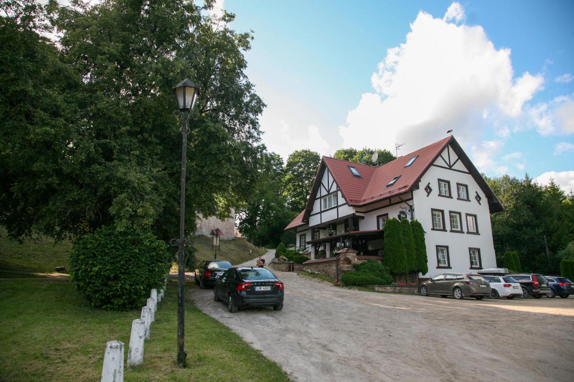 Hotel Pils Kandava Esterno foto